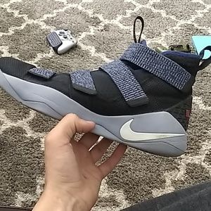LeBron soldier 11